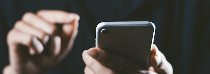 藁にもすがる思いで…無料相談の電話